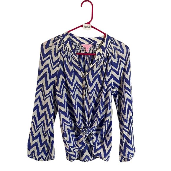 Lilly Pulitzer Tops - Lilly Pulitzer Elsa 100% Silk Blouse Navy Blue Chevron Print Women's Size XS
